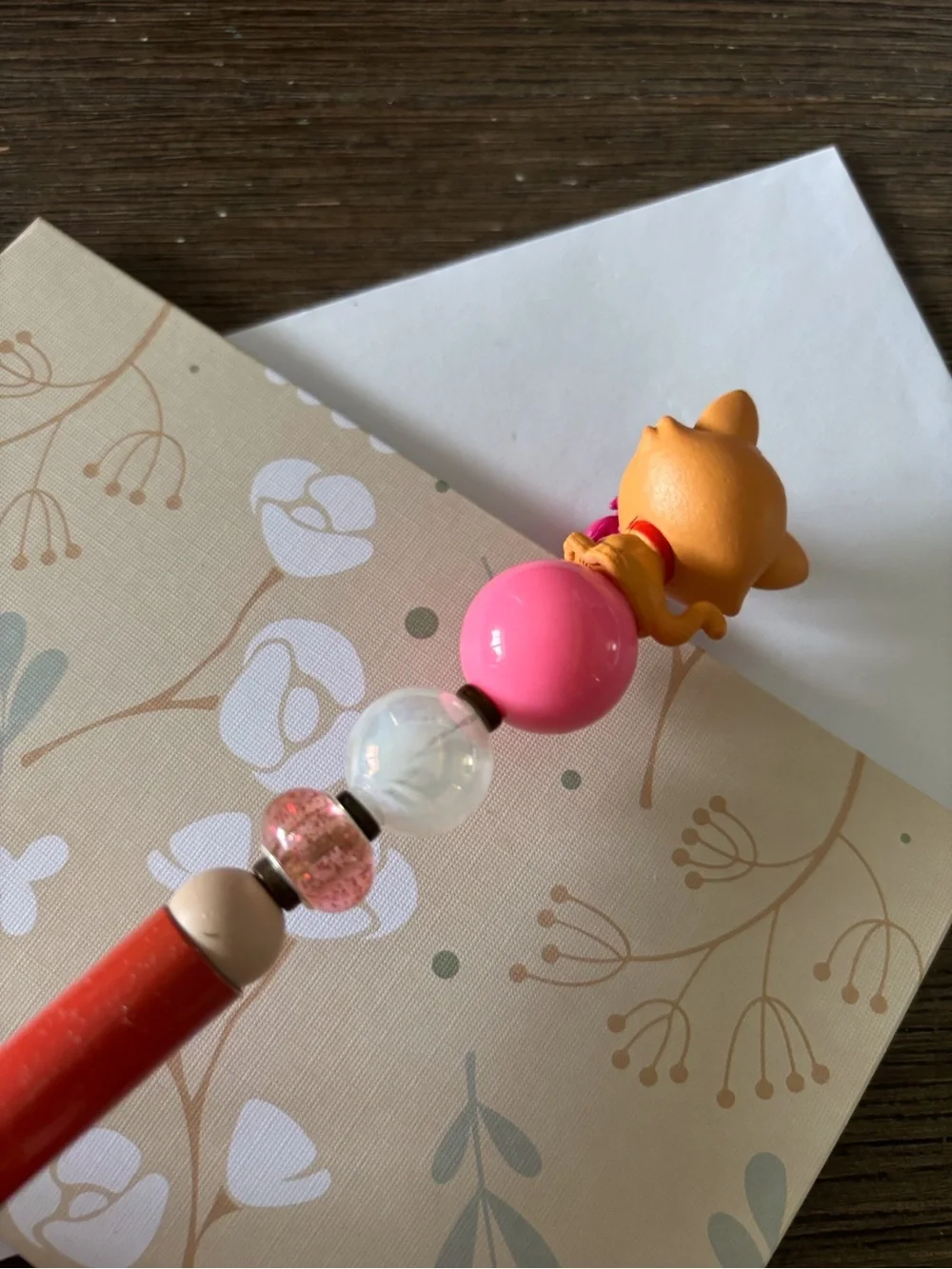 Marvel Doorables: Captain Marvel: Goose handmade beaded pen